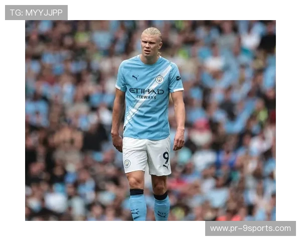 曼城边路三人小配合，多库送出助攻哈兰德轻松抢点