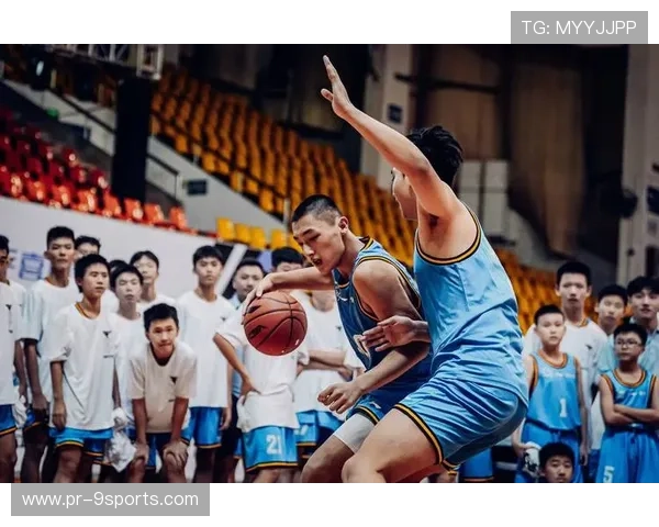国际篮球教练员交流赛促进战术多元化交流，蓝球教练员
